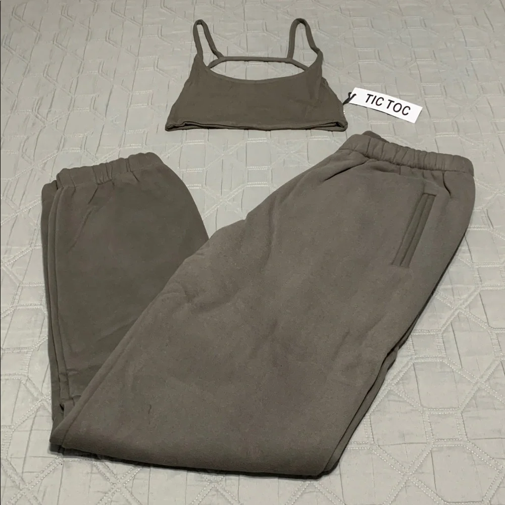 Charcoal sweatpants and matching crop top SET - Picture 2 of 7